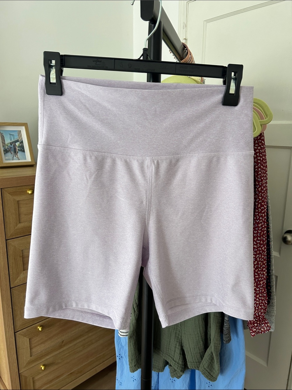 Old Navy Extra High Rise Biker Shorts. Size medium. 6” inseam. Clean.